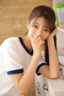 女生下面有透明粘稠物体是什么